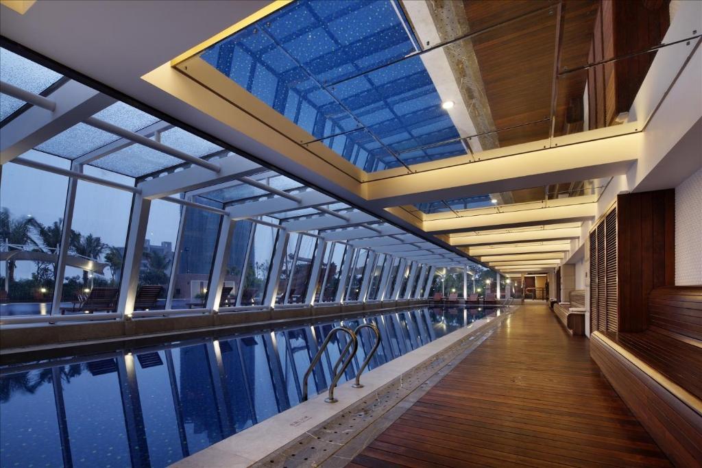 Sovereign Hotel Zhanjiang Zewnętrze zdjęcie