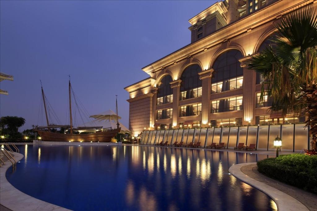 Sovereign Hotel Zhanjiang Zewnętrze zdjęcie