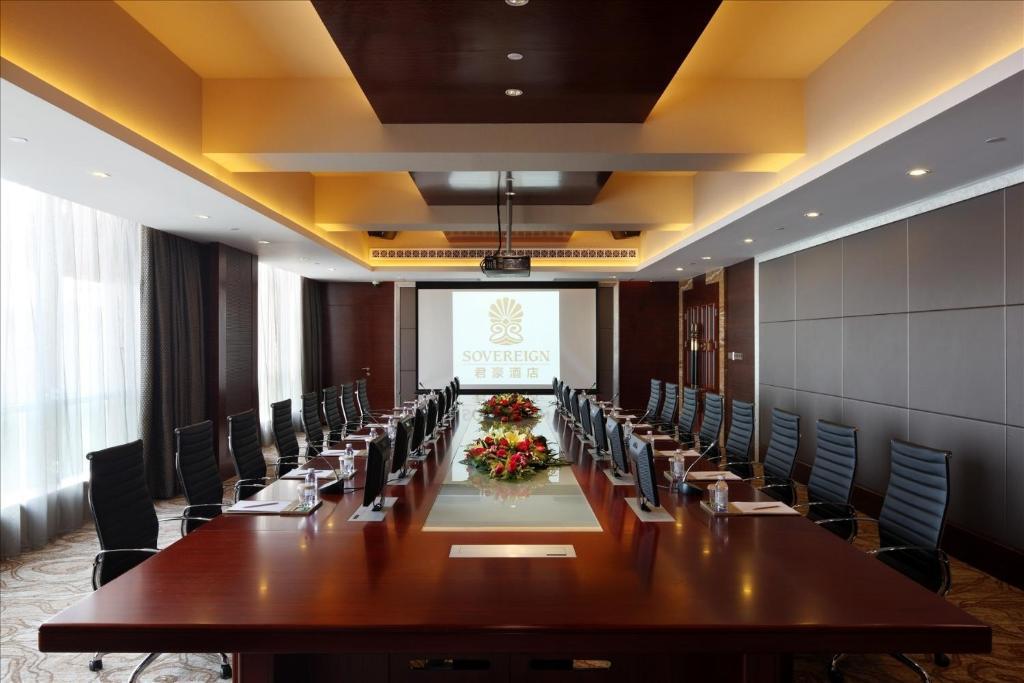 Sovereign Hotel Zhanjiang Zewnętrze zdjęcie